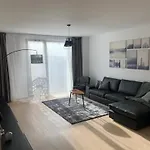 Apartment Beautiful Luxury 2 Bedroom - Center