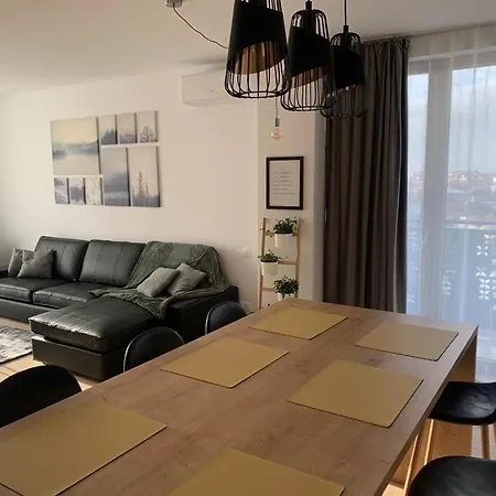 Beautiful Luxury 2 Bedroom - Center דירה