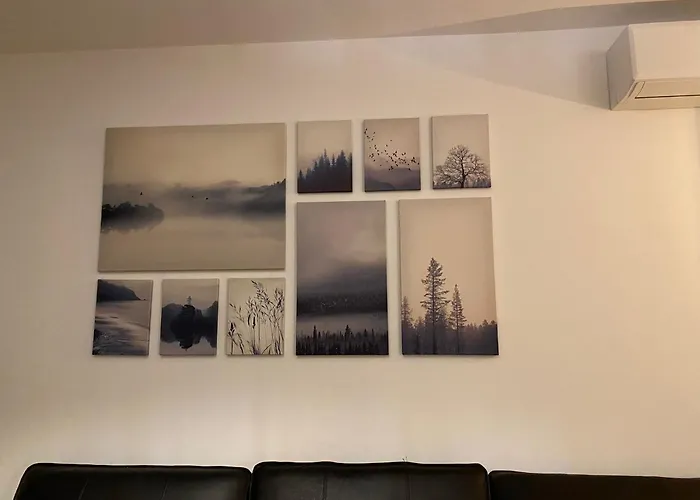 Beautiful Luxury 2 Bedroom - Center Apartment *